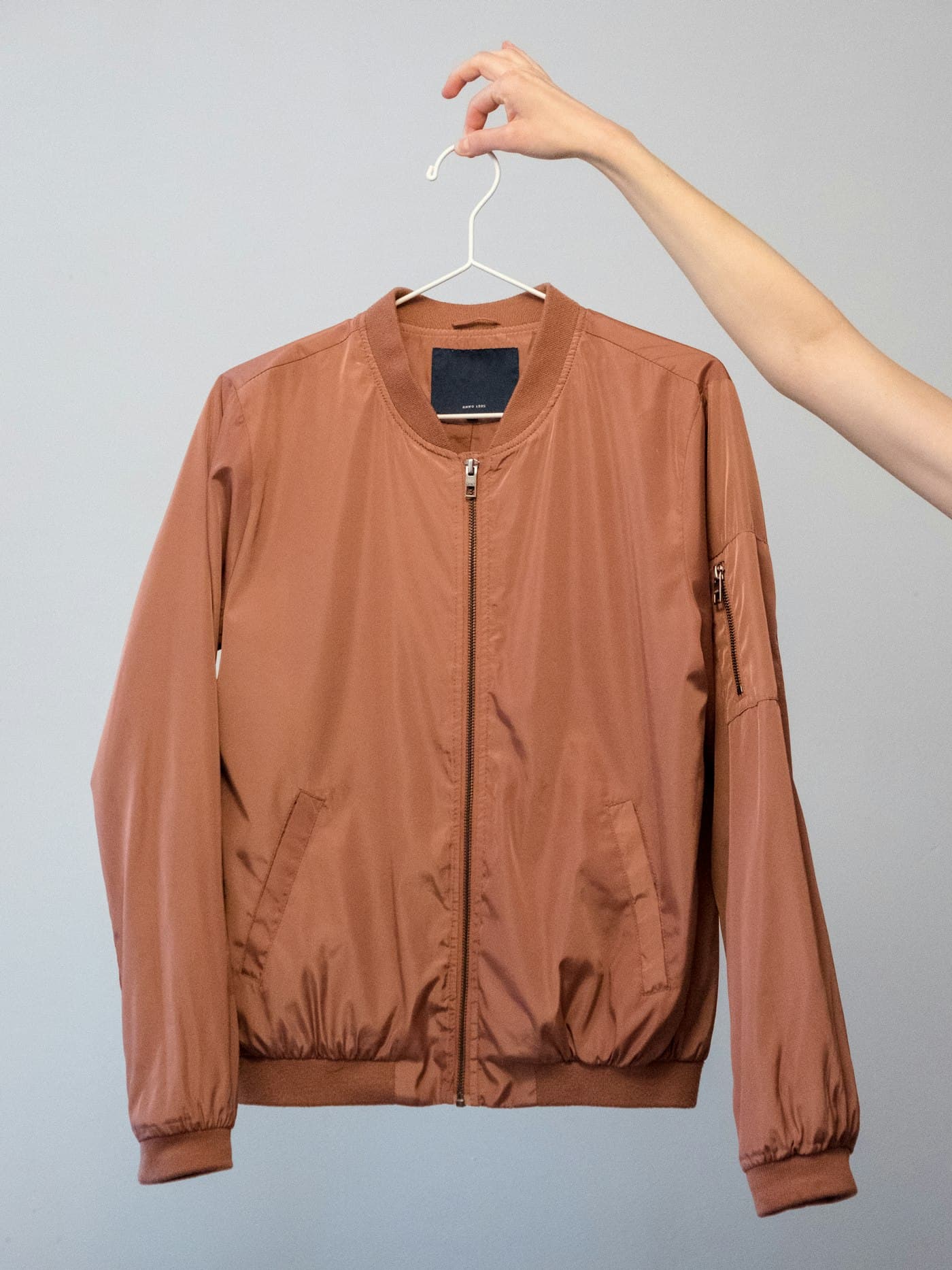 Rust bomber ceket, askıda
